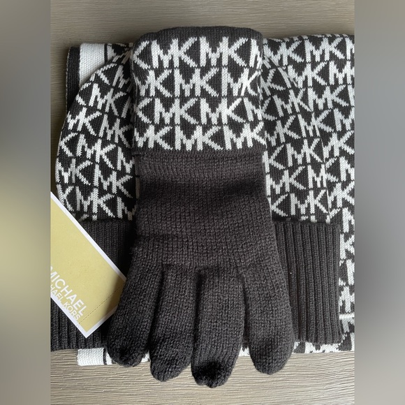 Michael Kors Hat, Scarf and Glove Set - Picture 3 of 8
